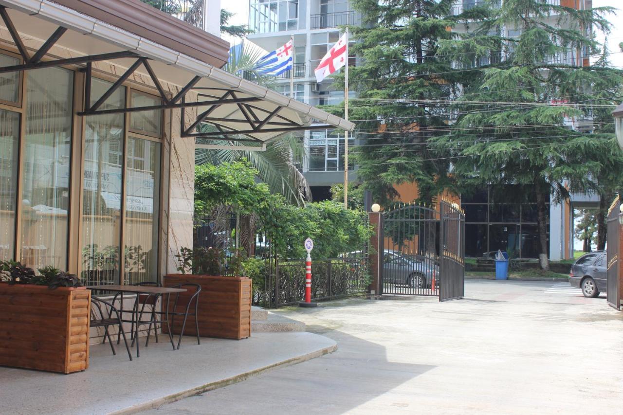 Hotel Palermo Koboeleti Buitenkant foto