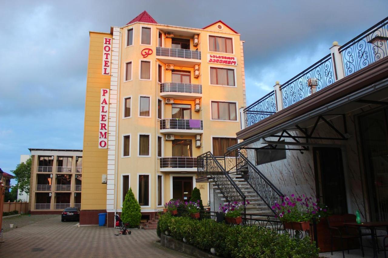 Hotel Palermo Koboeleti Buitenkant foto