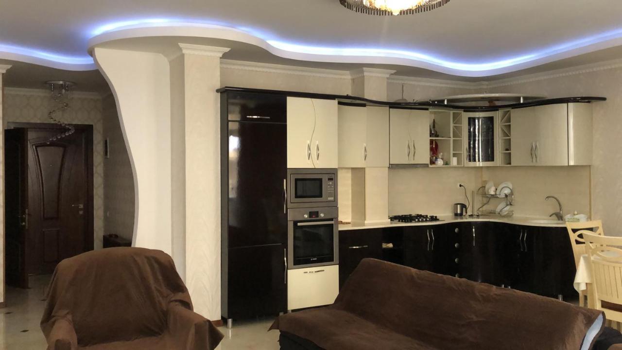 Hotel Palermo Koboeleti Buitenkant foto