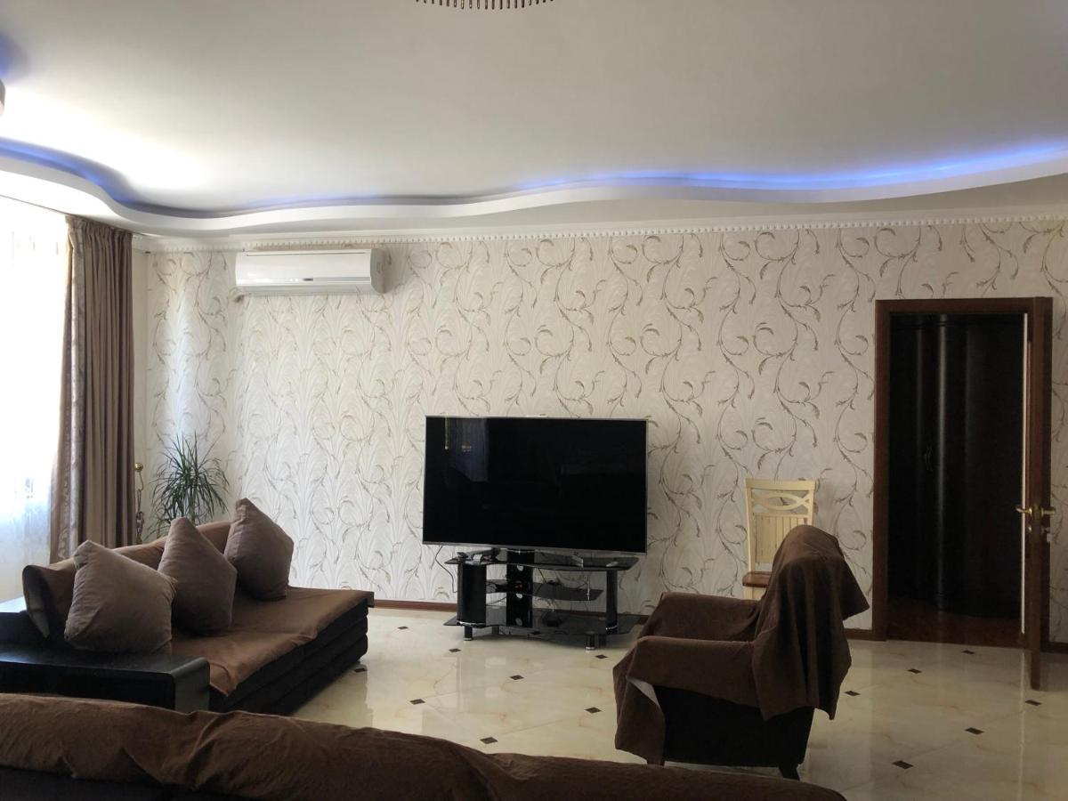 Hotel Palermo Koboeleti Buitenkant foto