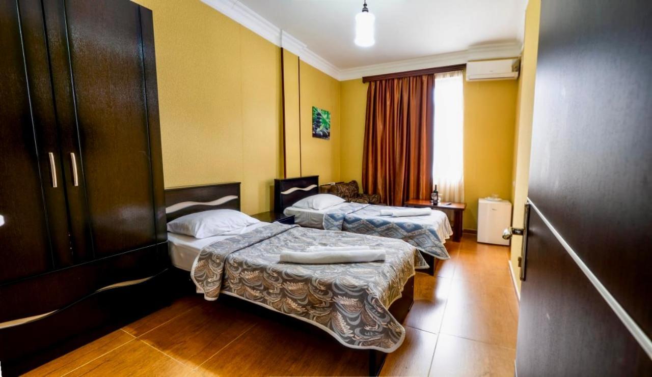 Hotel Palermo Koboeleti Buitenkant foto