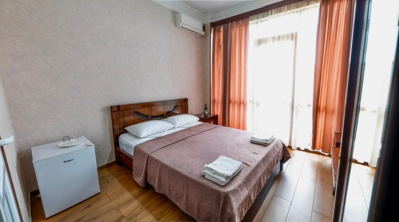 Hotel Palermo Koboeleti Buitenkant foto