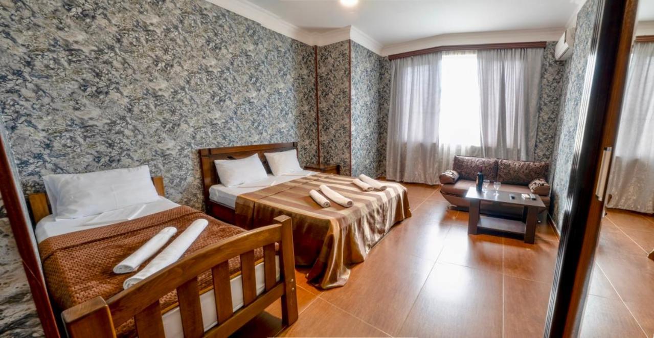 Hotel Palermo Koboeleti Buitenkant foto