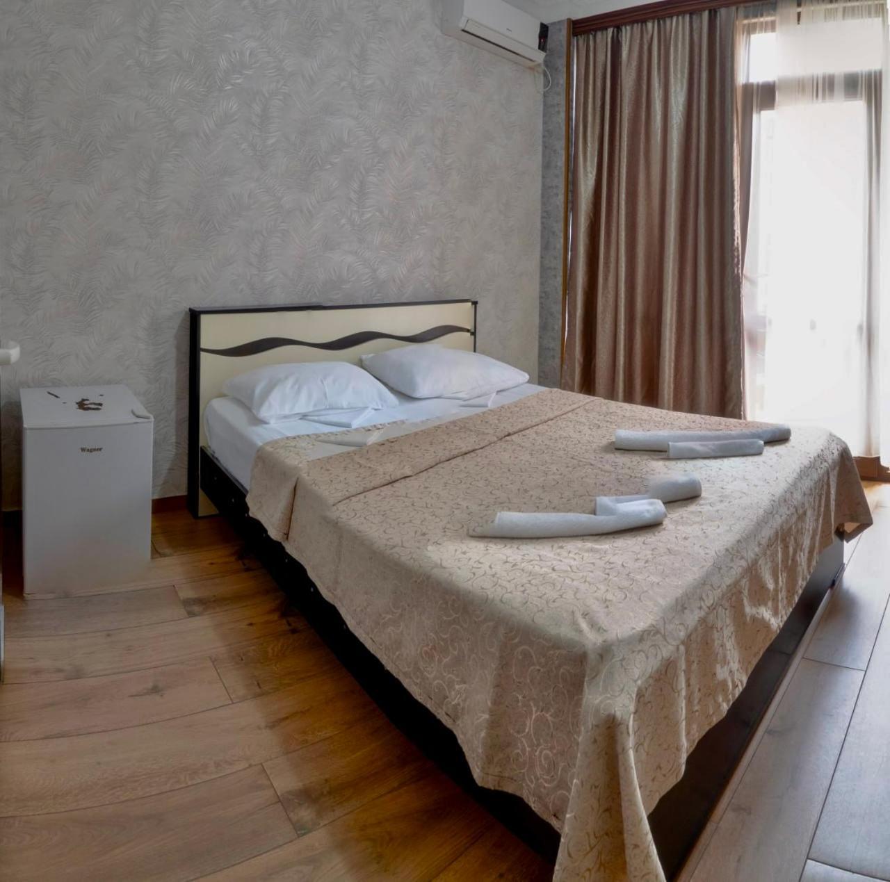 Hotel Palermo Koboeleti Buitenkant foto