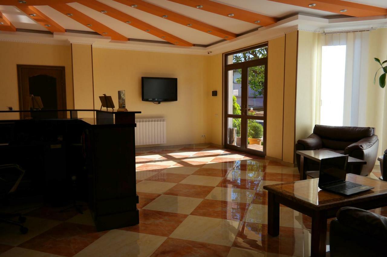 Hotel Palermo Koboeleti Buitenkant foto