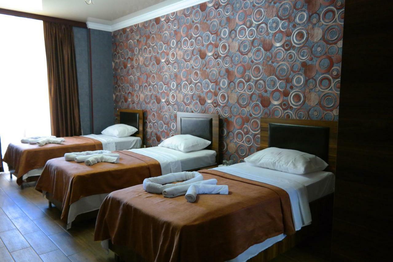 Hotel Palermo Koboeleti Buitenkant foto