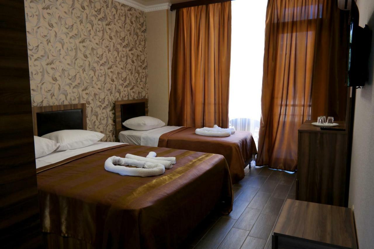 Hotel Palermo Koboeleti Buitenkant foto
